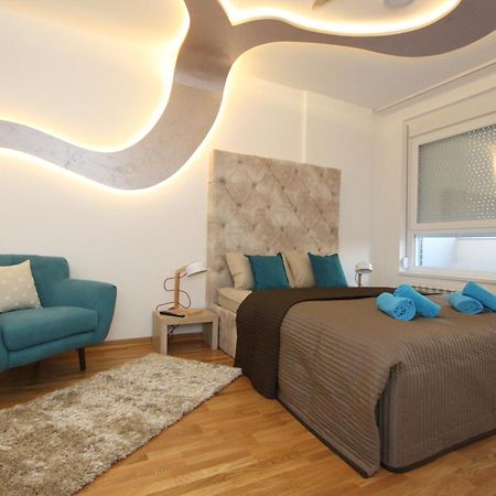 Riviera New Belgrade Apartment, Parking 5 Eur Per Day Exterior photo