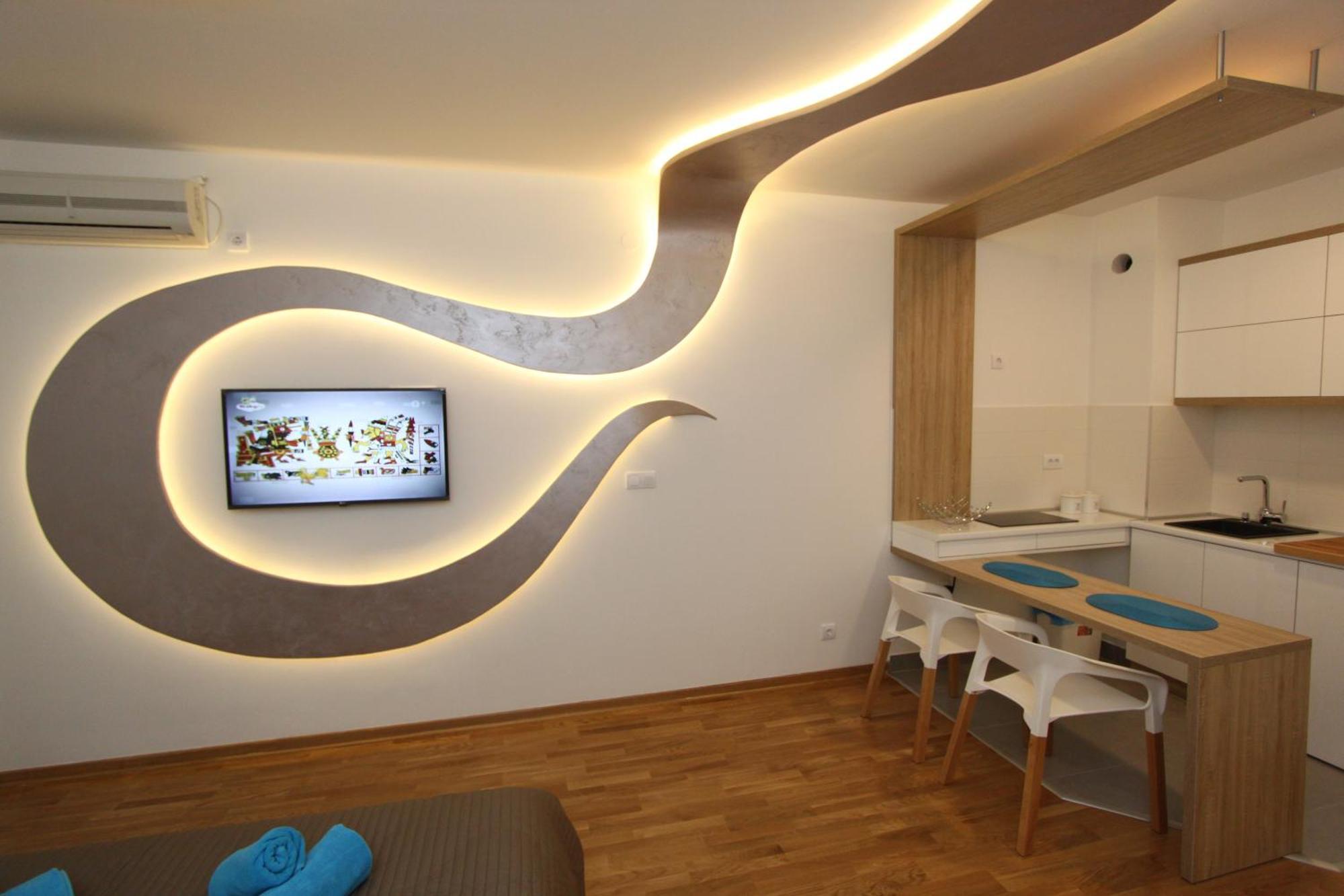 Riviera New Belgrade Apartment, Parking 5 Eur Per Day Exterior photo