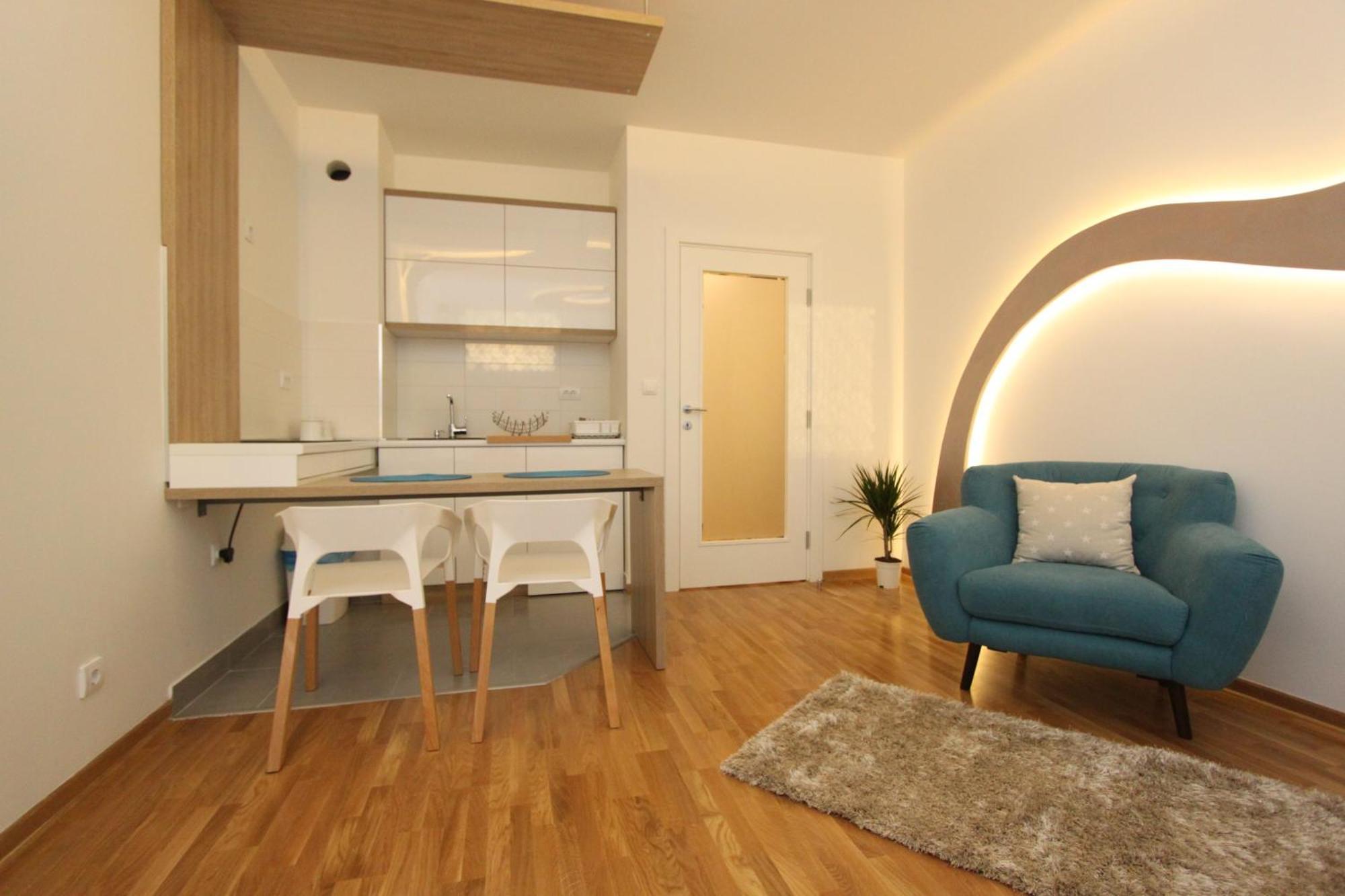Riviera New Belgrade Apartment, Parking 5 Eur Per Day Exterior photo